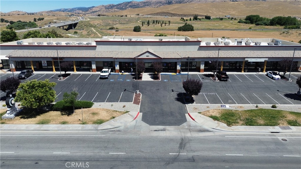 1001 W Tehachapi Boulevard C200 Property Photo 1