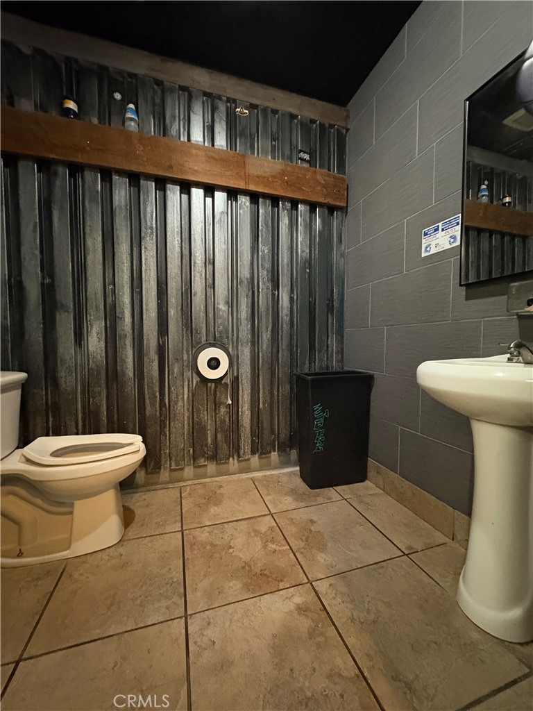 1001 W Tehachapi Boulevard C200 Property Photo 15