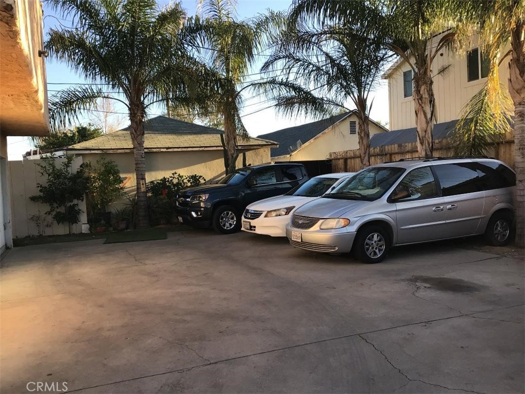 1000 Glenoaks Boulevard Property Photo 3