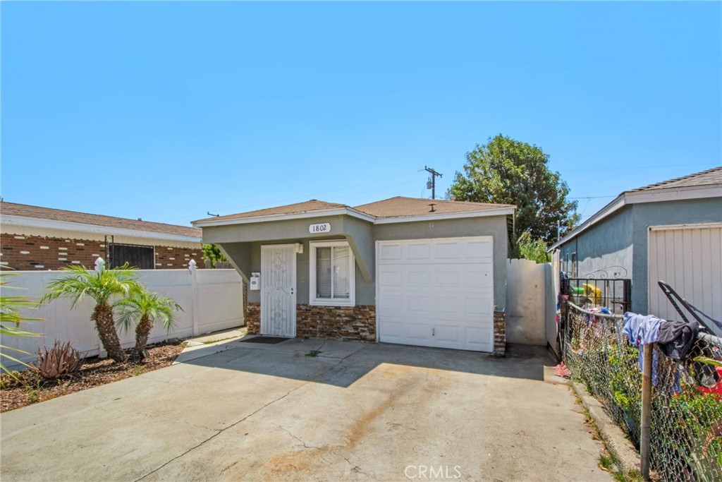 1802 W 153rd Street E Property Photo 2