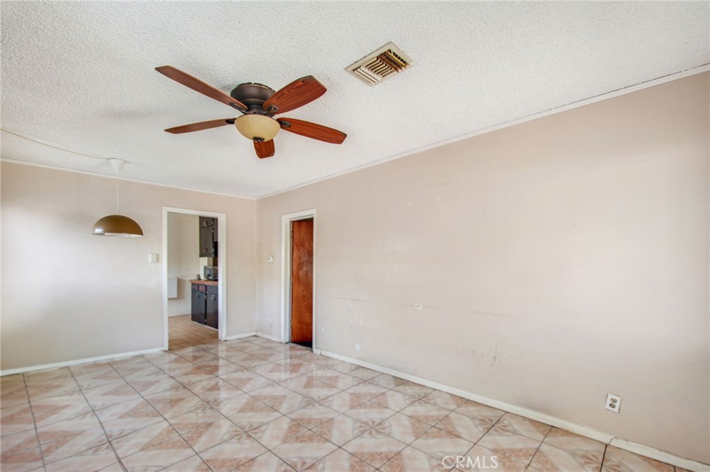 1802 W 153rd Street E Property Photo 4