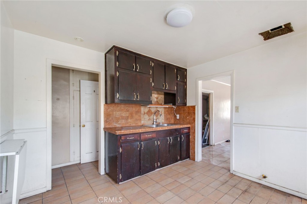 1802 W 153rd Street E Property Photo 7