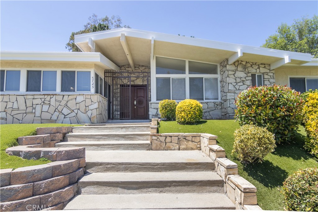 5725 El Canon Avenue Property Photo 1