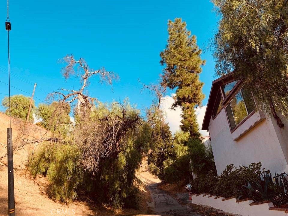 20927 Calimali Road Property Photo 3