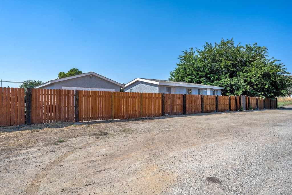 1120 Harold Ash Avenue Property Photo 1