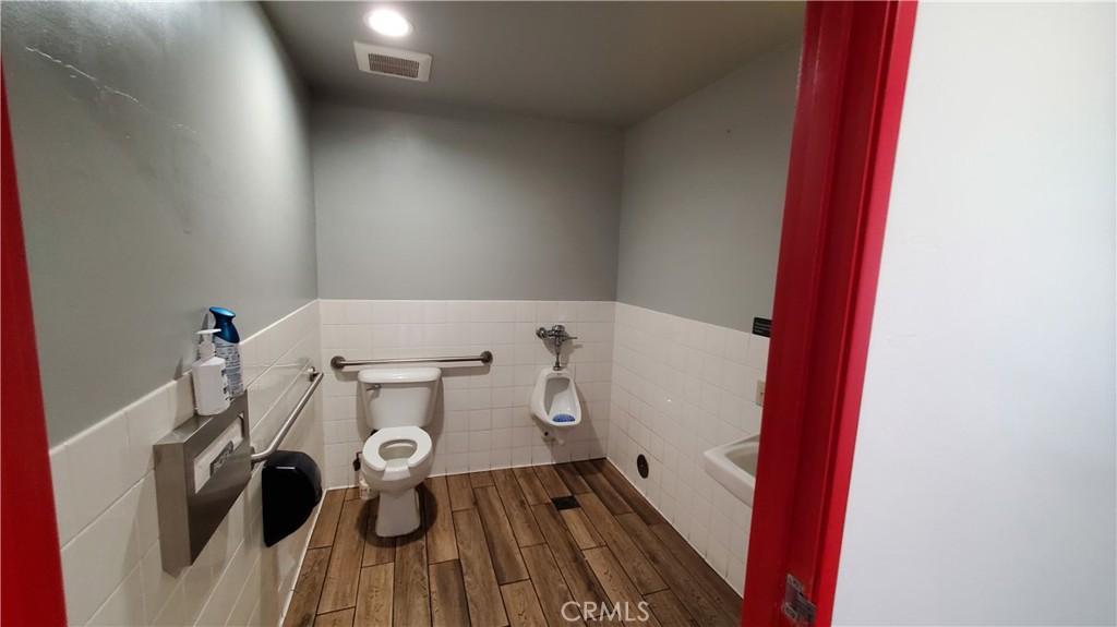 2755 Pacific Coast Hwy Property Photo 10
