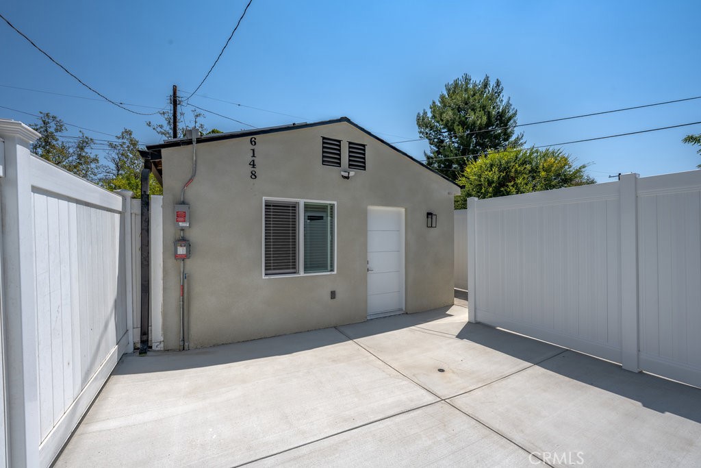 6148 Morella Avenue Property Photo 1