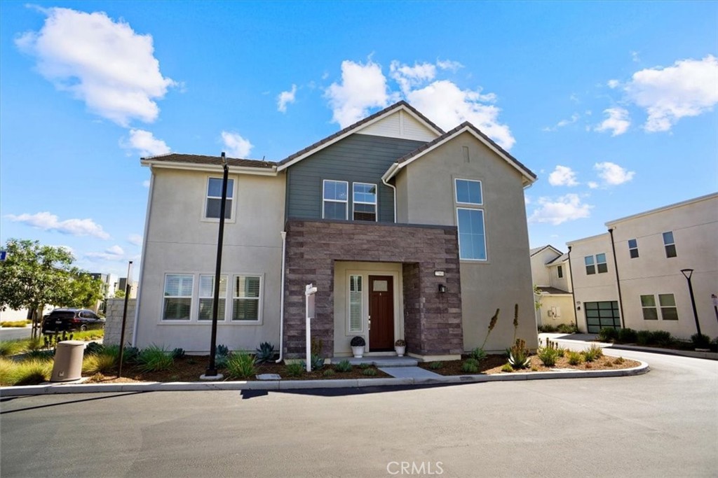 27004 Goldfields Court Property Photo 1