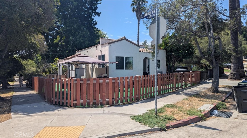2402 Langdale Avenue Property Photo 2