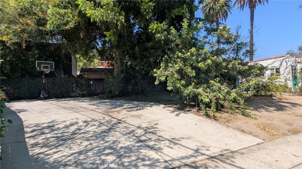 2402 Langdale Avenue Property Photo 11
