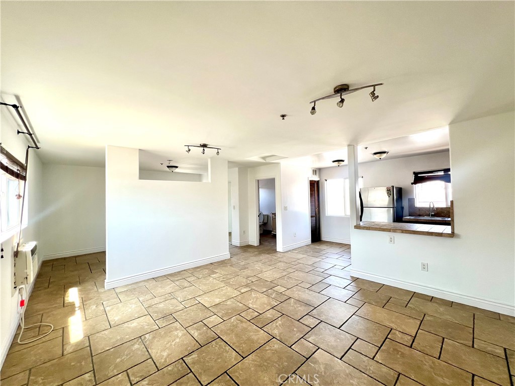 5253 3/4 Denny Ave Property Photo 1