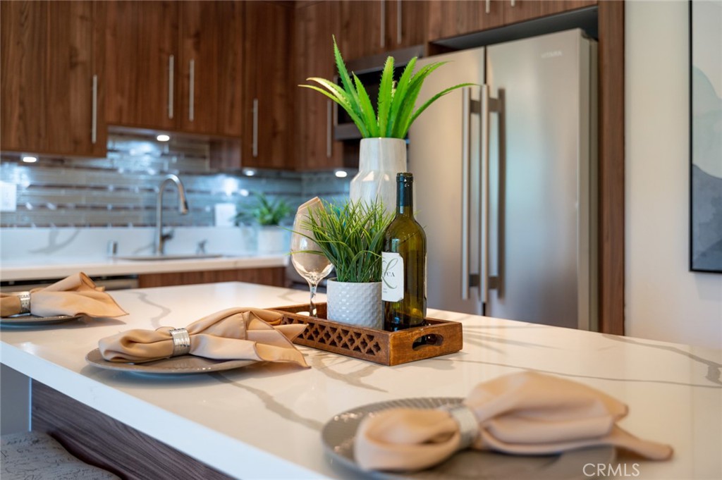 100 Scholz Plaza 205 Property Photo 1