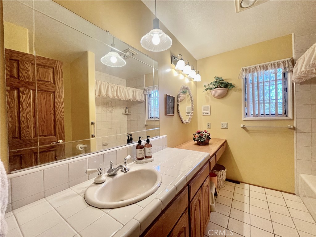 10500 Steinhoff Road Property Photo 24