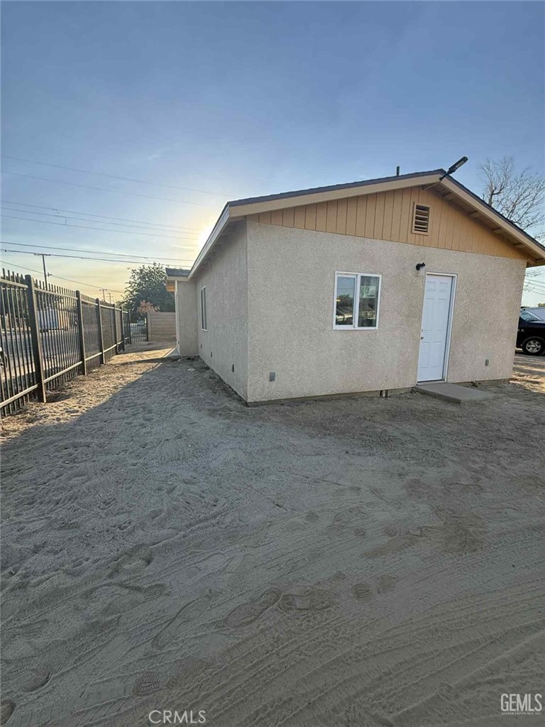 214 Madison Street Property Photo 5