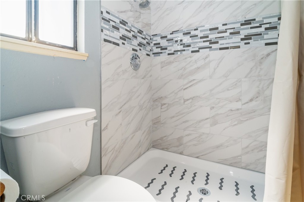 1558 Crestview Court Property Photo 21