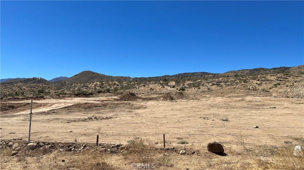 7300 E Mt Emma Road Property Photo 1