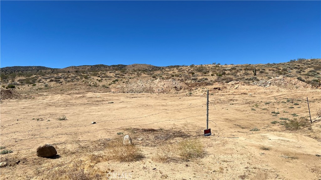 7300 E Mt Emma Road Property Photo 3