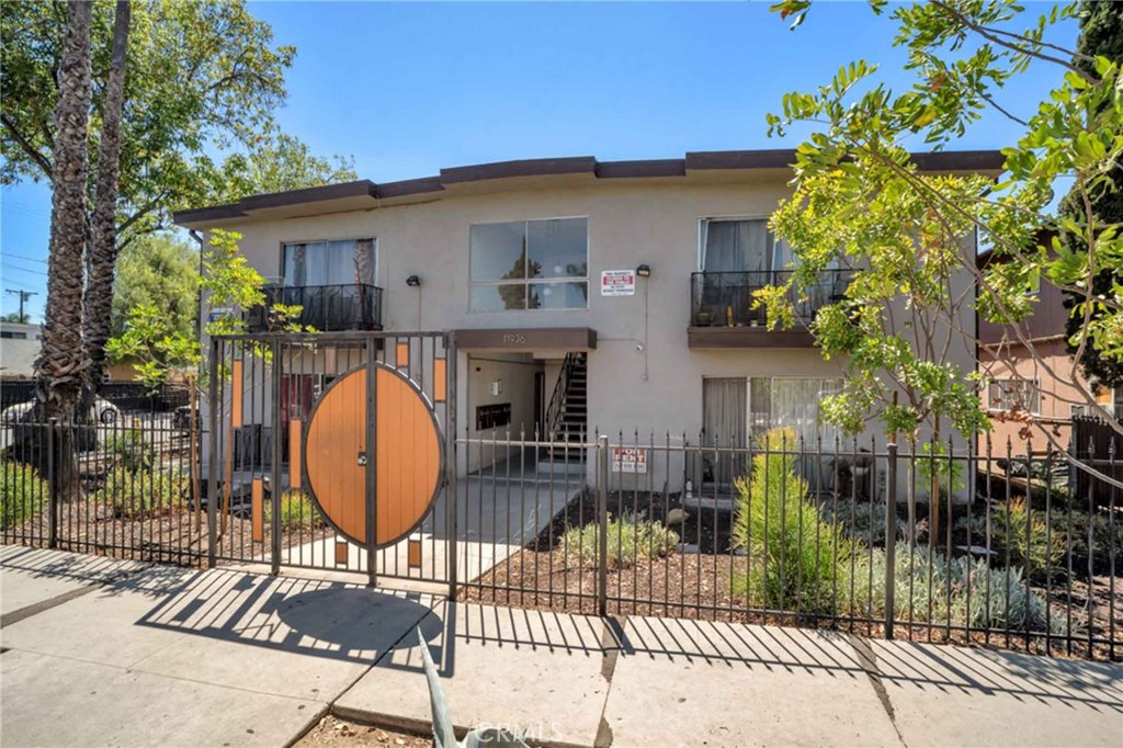 11936 Hart St Property Photo 1