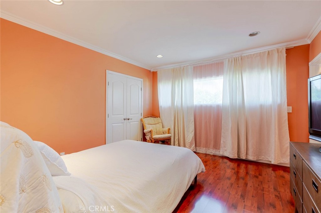 6232 Morse Avenue Property Photo 16