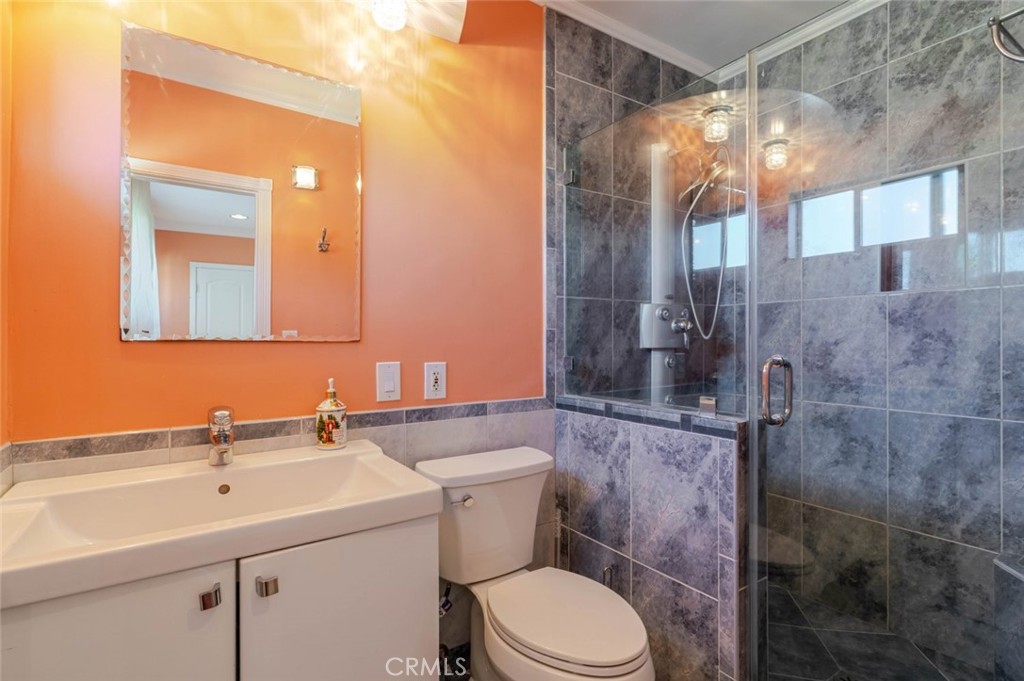 6232 Morse Avenue Property Photo 17