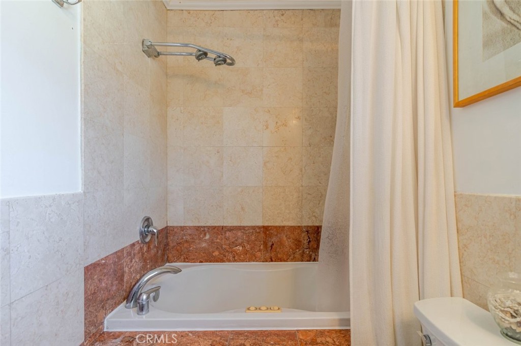 6232 Morse Avenue Property Photo 20