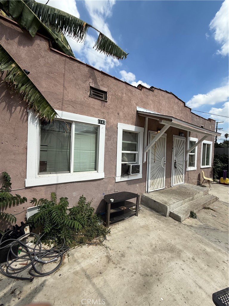 1141 East 50th Street Property Photo 3