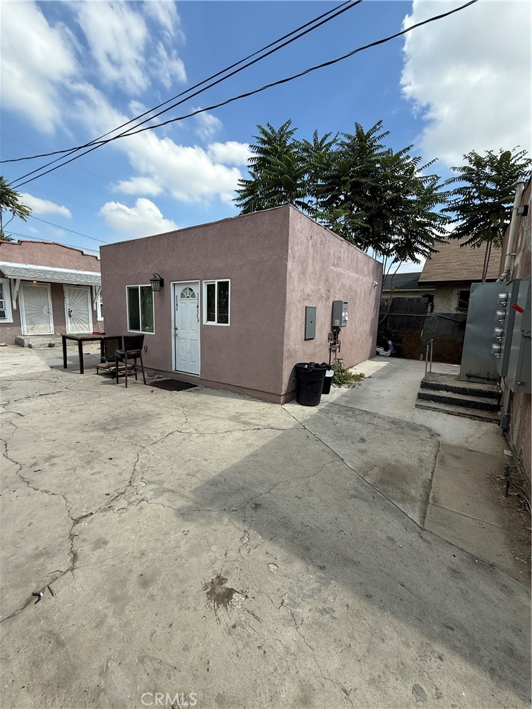 1141 East 50th Street Property Photo 5