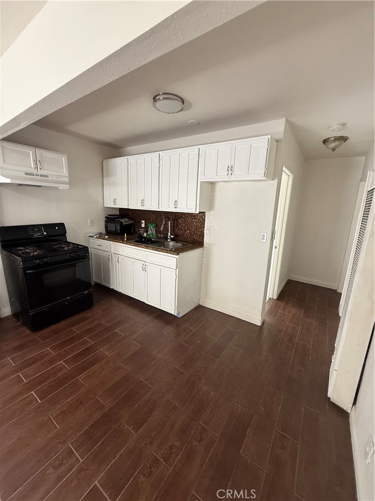 1141 East 50th Street Property Photo 8
