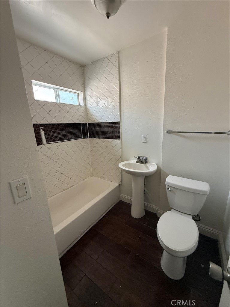 1141 East 50th Street Property Photo 12