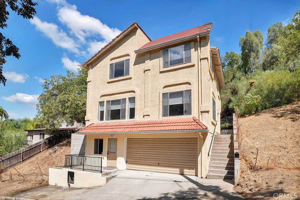 757 E Avenue 43 Property Photo 1