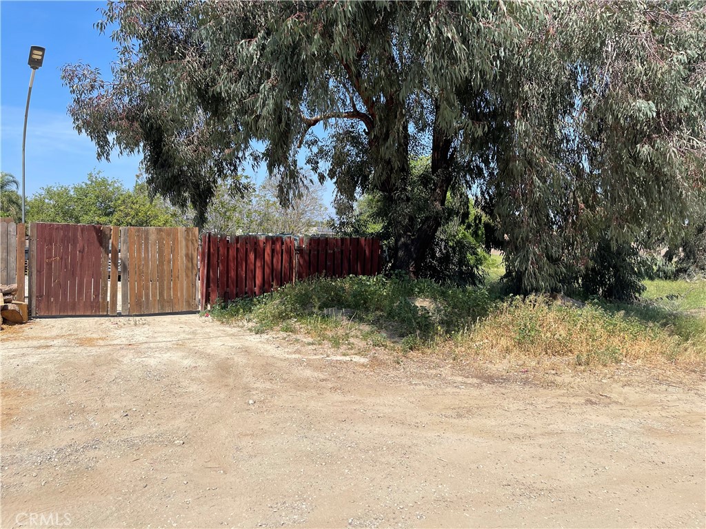 711 Meridian Property Photo 6