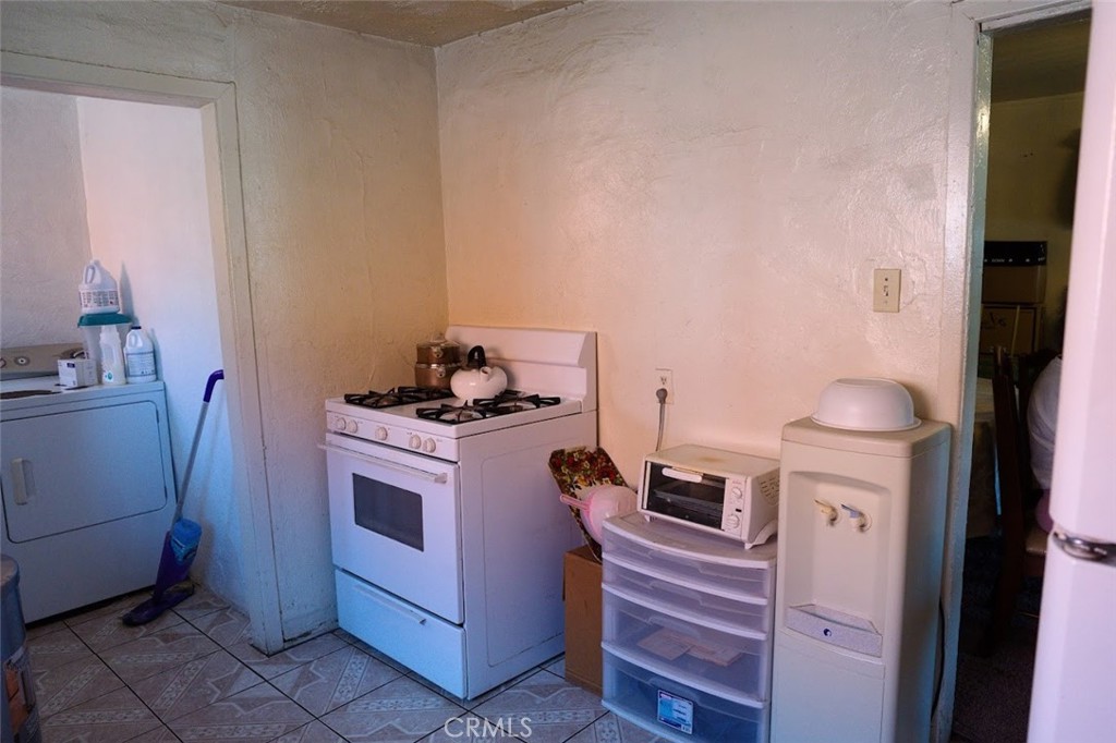 226 E 105th Street Property Photo 5