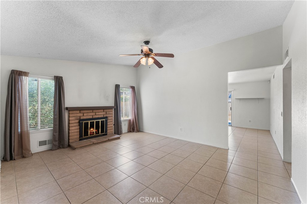 39221 Foxholm Drive Property Photo 5