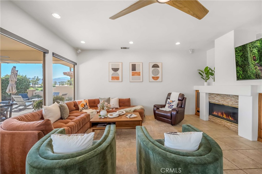 80305 Cedar Crest Property Photo 4