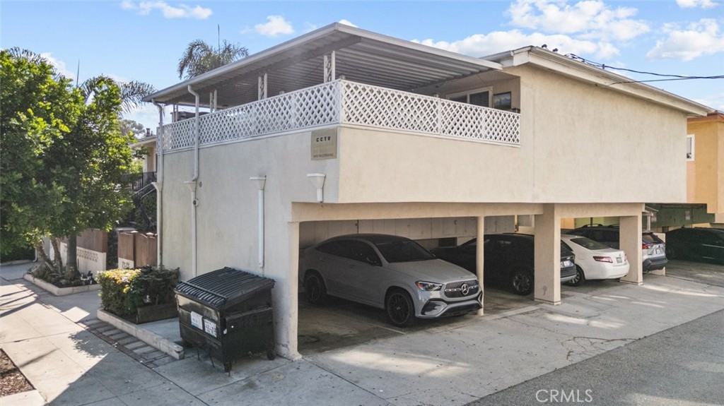 6661 Wilkinson Avenue Property Photo 8