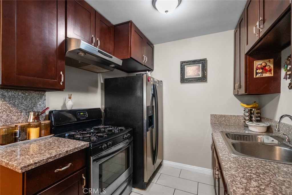 6661 Wilkinson Avenue Property Photo 17