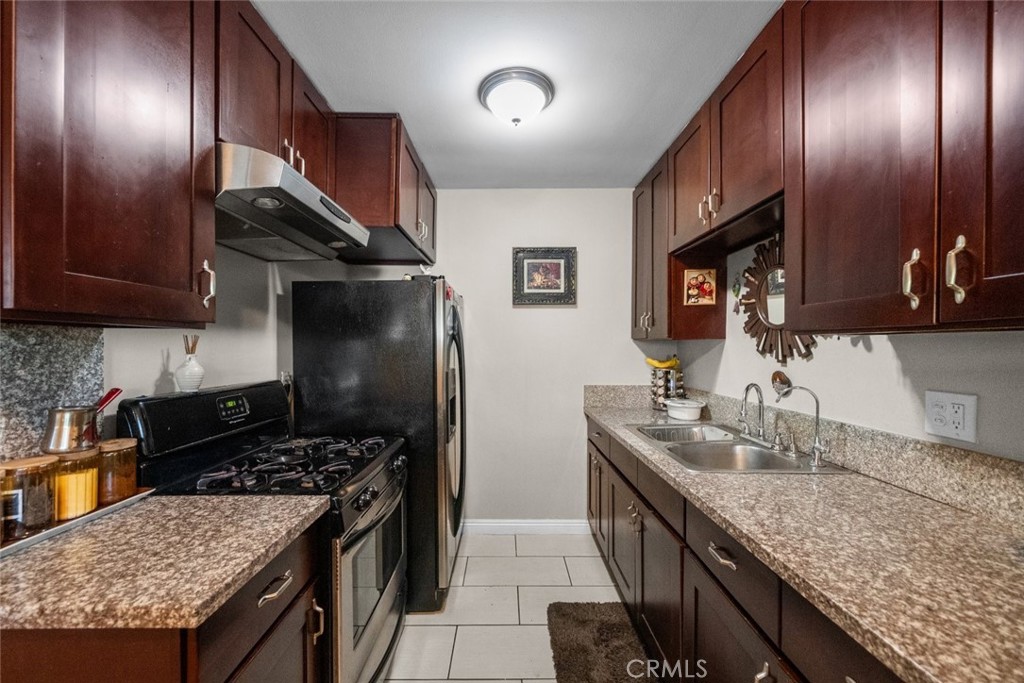6661 Wilkinson Avenue Property Photo 18