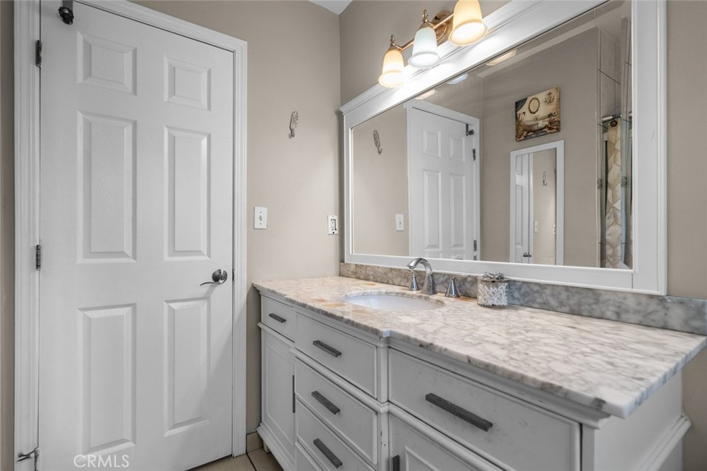 6661 Wilkinson Avenue Property Photo 25