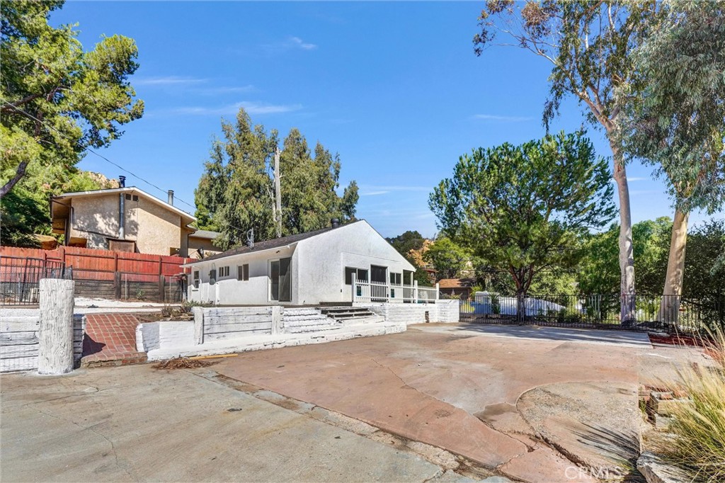 107 Ventura Property Photo 5