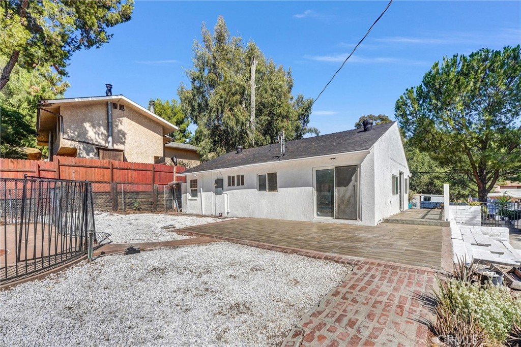 107 Ventura Property Photo 7