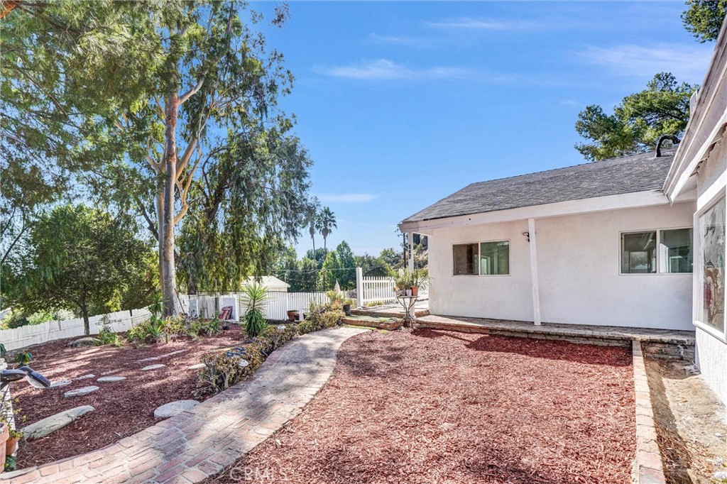 107 Ventura Property Photo 8