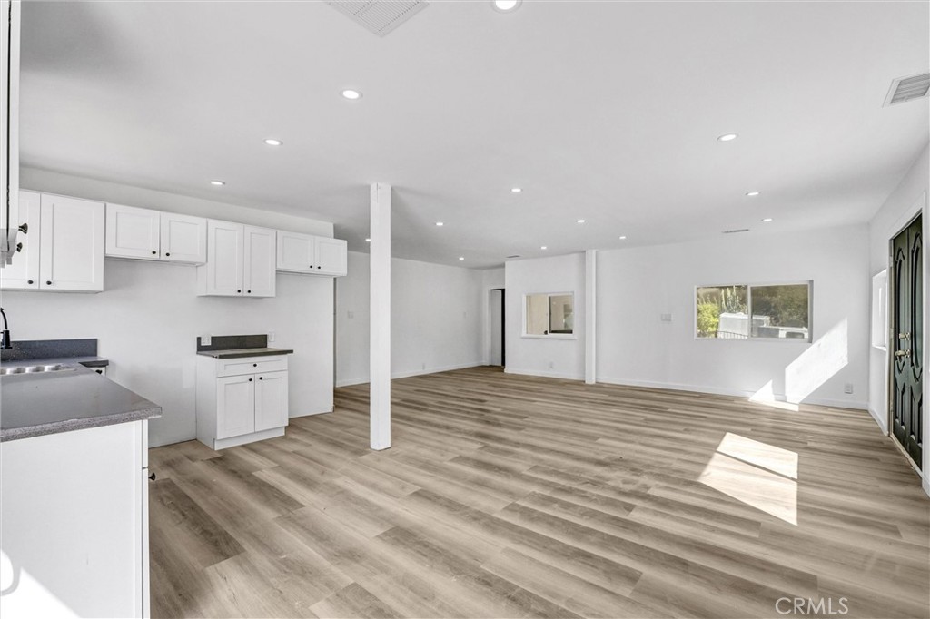 107 Ventura Property Photo 15