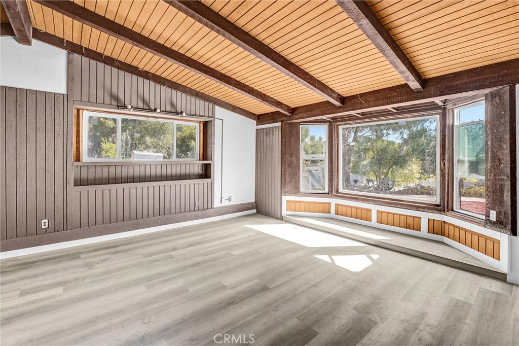 107 Ventura Property Photo 21