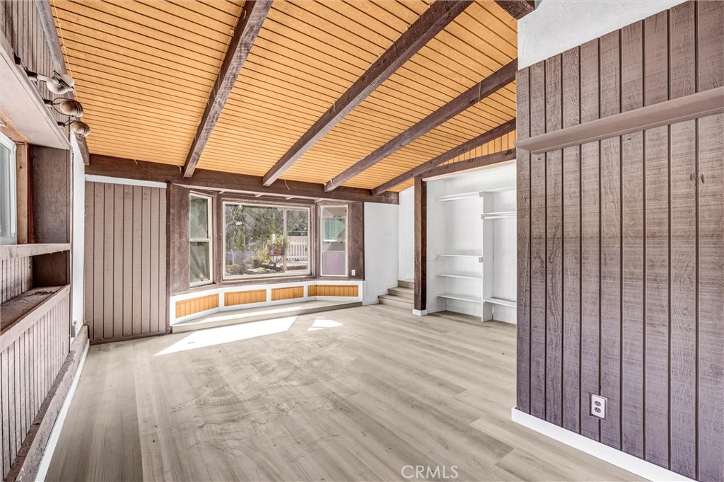 107 Ventura Property Photo 23