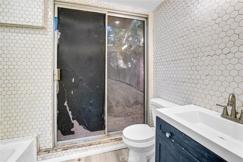 107 Ventura Property Photo 25