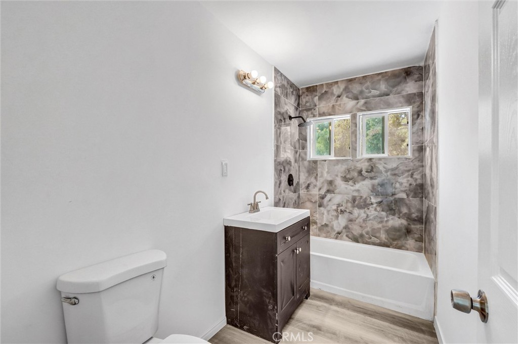 107 Ventura Property Photo 26