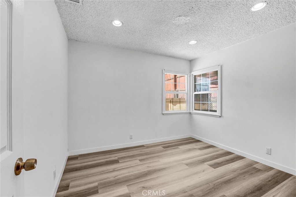 107 Ventura Property Photo 27