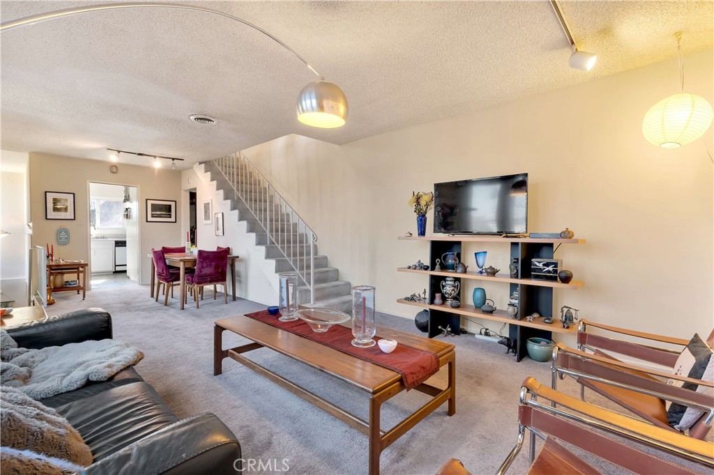 12452 Laurel Terrace Property Photo 10