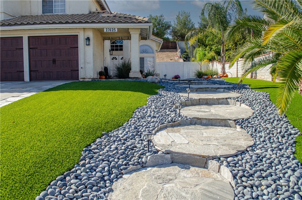 27625 Moonlight Place Property Photo 4