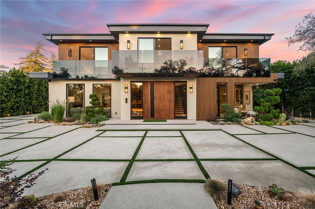 5244 Tampa Ave Property Photo 1